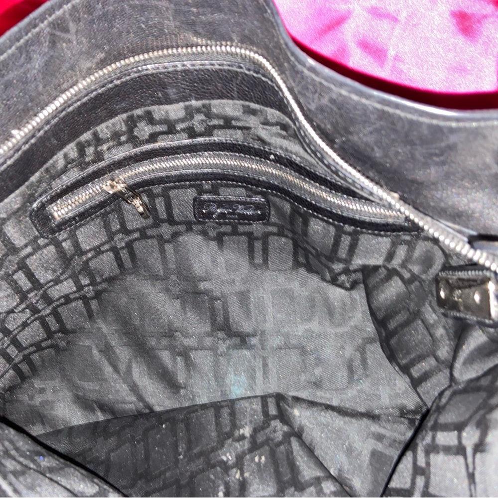 ROGER VIVIER BEAUTIFUL, CLASSIC SHOULDER BAG! PRICE IS NEGOTIABLE! - Picture 7 of 12